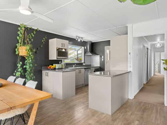 1 Mahupuku Street, Greytown