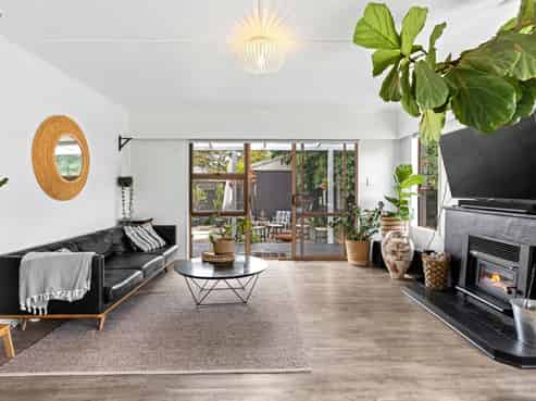 1 Mahupuku Street, Greytown