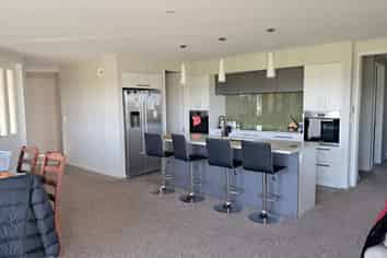 461 Cross Road, Pebbly Hill