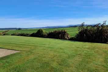 461 Cross Road, Pebbly Hill