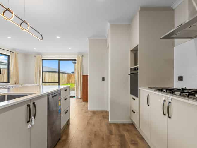 21 Wilkin Road, Ravenswood