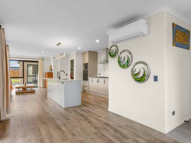 21 Wilkin Road, Ravenswood