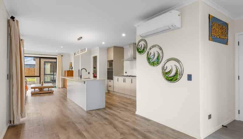 21 Wilkin Road, Ravenswood