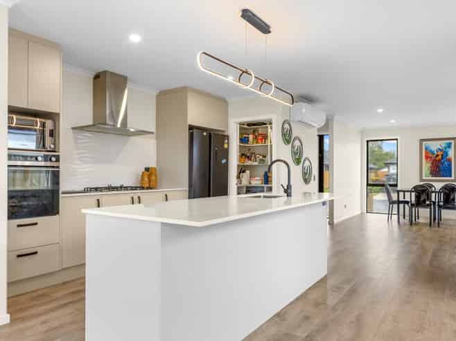 21 Wilkin Road, Ravenswood