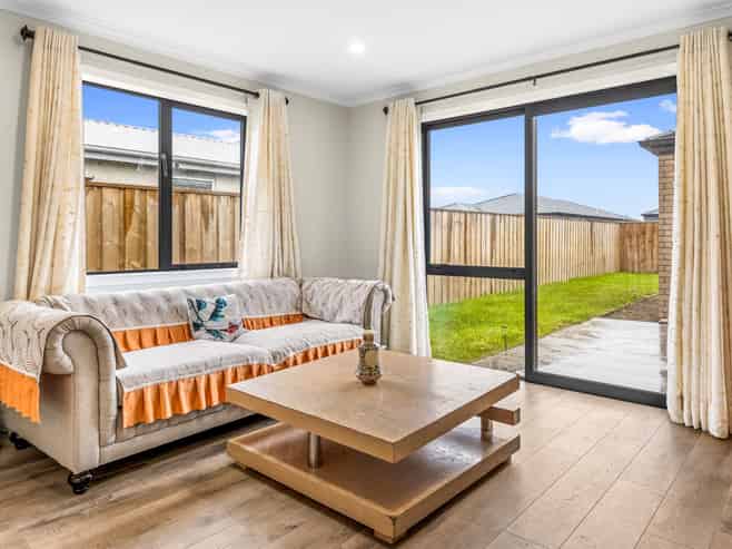 21 Wilkin Road, Ravenswood