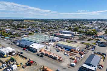 Huge shed, profile and yard space on SH6