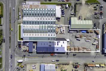 Huge shed, profile and yard space on SH6