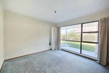 18 Regency Crescent, Redwood