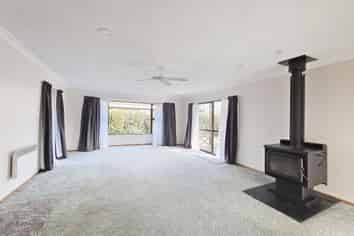 18 Regency Crescent, Redwood