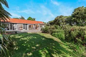 2 Tawari Road, Henderson Valley