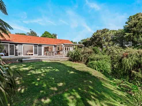 2 Tawari Road, Henderson Valley