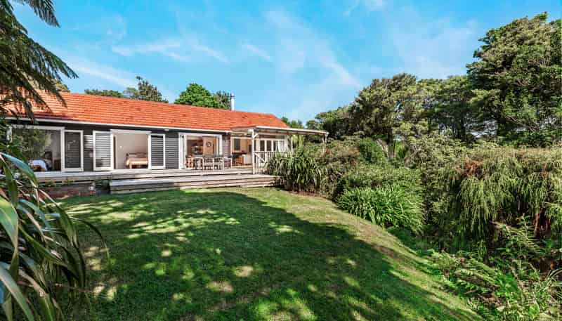 2 Tawari Road, Henderson Valley