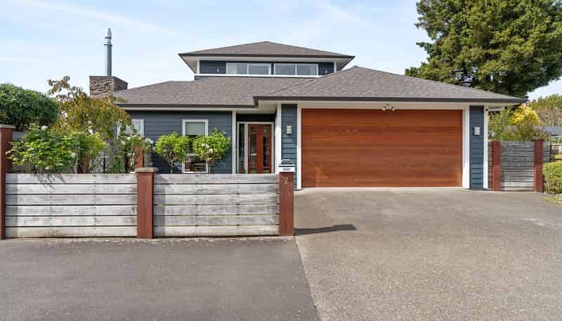2 Dixon Street, Carterton