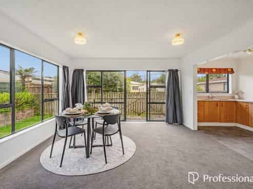 923a High Street, Avalon