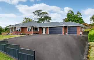 9 Aloma Way, Glenview