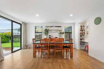 4 Caro Lane, Cracroft