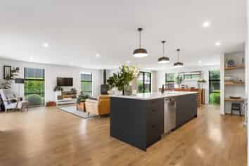 4 Caro Lane, Cracroft