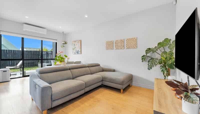 7/8 Hepburn Road, Glendene