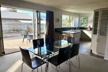 17 Ash Avenue, Albert Town