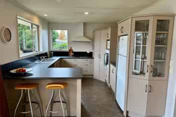 17 Ash Avenue, Albert Town