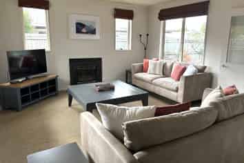 17 Ash Avenue, Albert Town