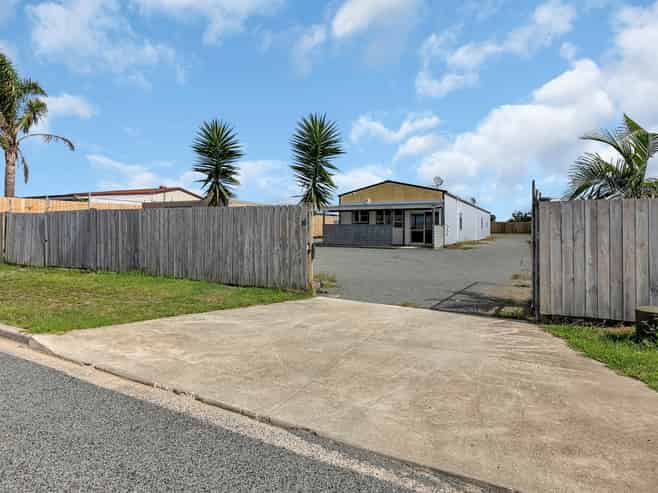 Diverse industrial workshop – Vacant now