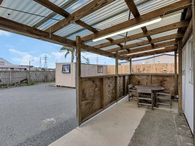 Diverse industrial workshop – Vacant now