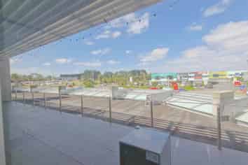 Modern Botany Office – Profile Location + Excellent Access