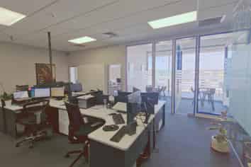 Modern Botany Office – Profile Location + Excellent Access