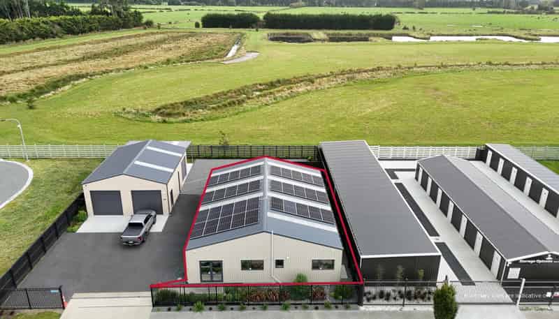 14 Bowmaker, Woodend