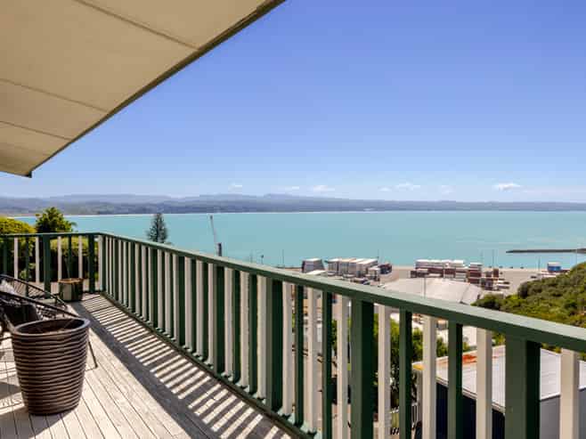 5 Seapoint Road, Bluff Hill