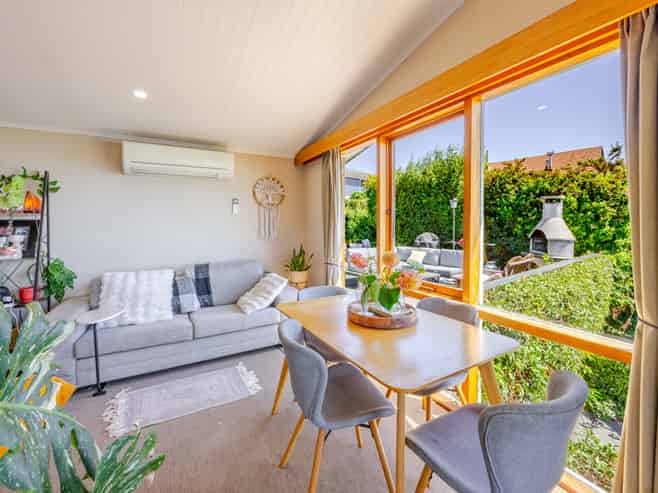 5 Seapoint Road, Bluff Hill