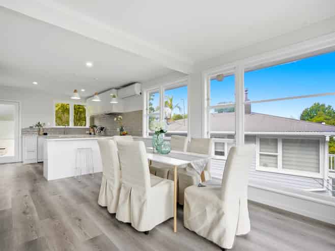 17 Wylie Avenue, Sunnynook