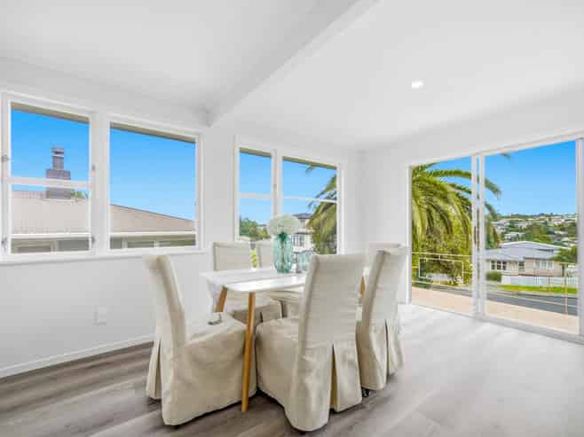 17 Wylie Avenue, Sunnynook