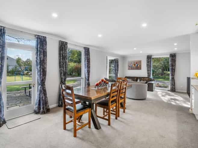 53 Bangor Road, Darfield