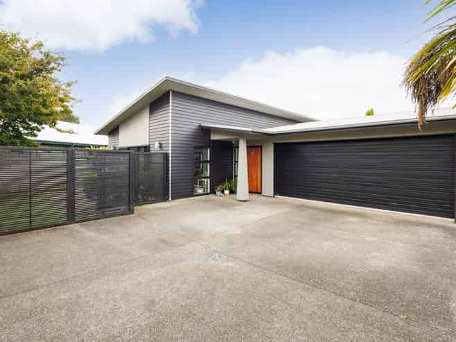 12A Conway Place, Terrace End