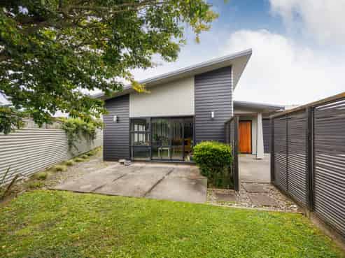 12A Conway Place, Terrace End