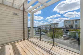 6 Panakenake Way, Flat Bush