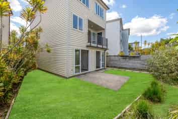 6 Panakenake Way, Flat Bush