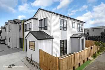 15A Holland Avenue, Point England