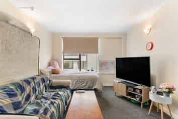 42/70 Hobson Street, Thorndon