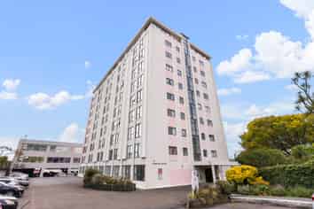 42/70 Hobson Street, Thorndon