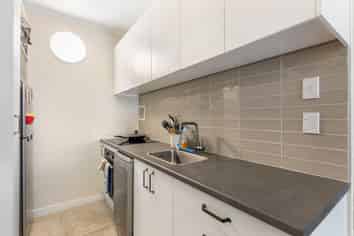 42/70 Hobson Street, Thorndon