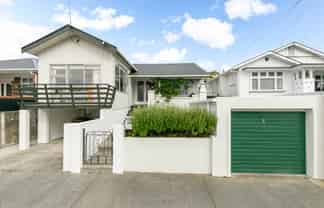 29 Palm Avenue, Lyall Bay