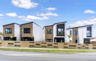 2/155 Te Atatu Road, Te Atatu South