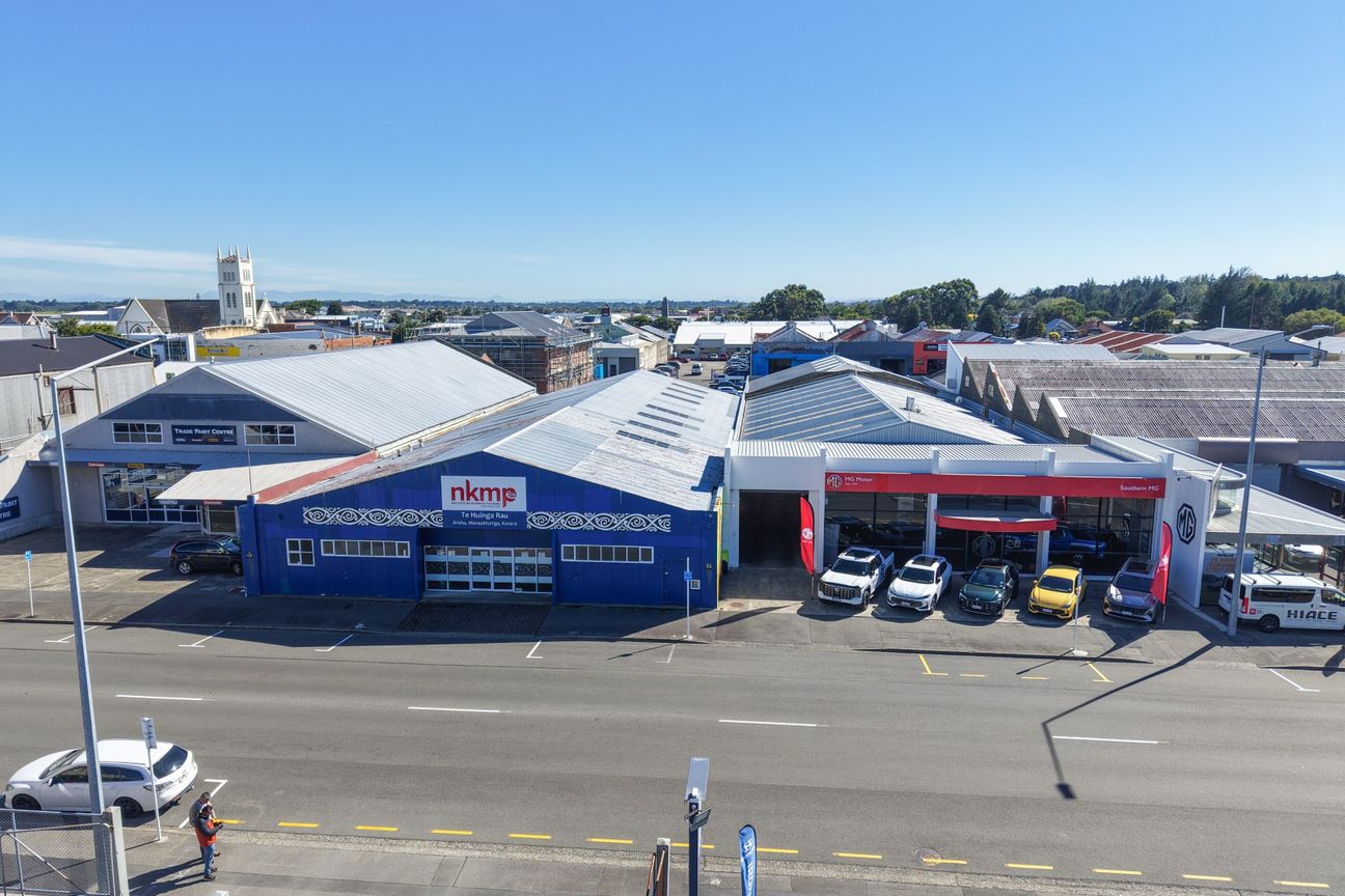 Large retail on Yarrow St – pohled 5