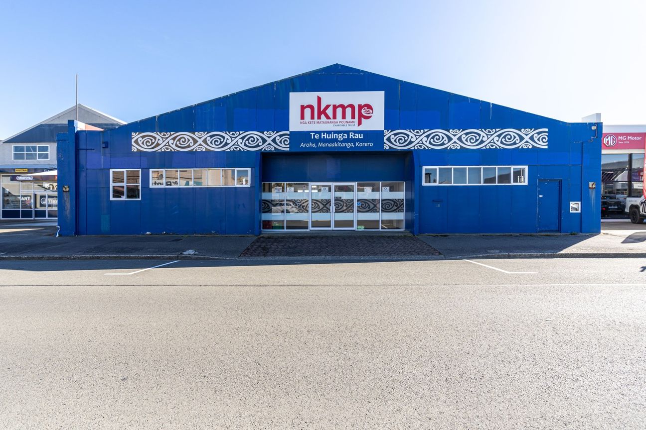 Large retail on Yarrow St – pohled 3