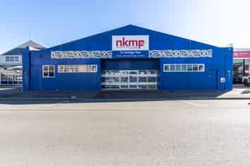 Large retail on Yarrow St