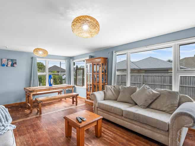 221 Breezes Road, Aranui