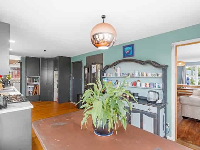 221 Breezes Road, Aranui